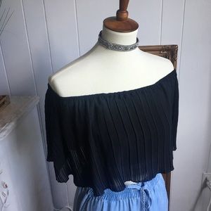 OFF THE SHOULDER PLEATED TOP - Black